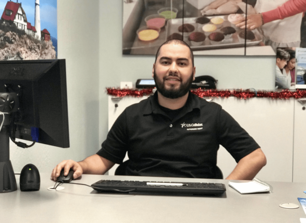 Josue, consultant for 7 years at our Fort Bragg store, is a business account expert 