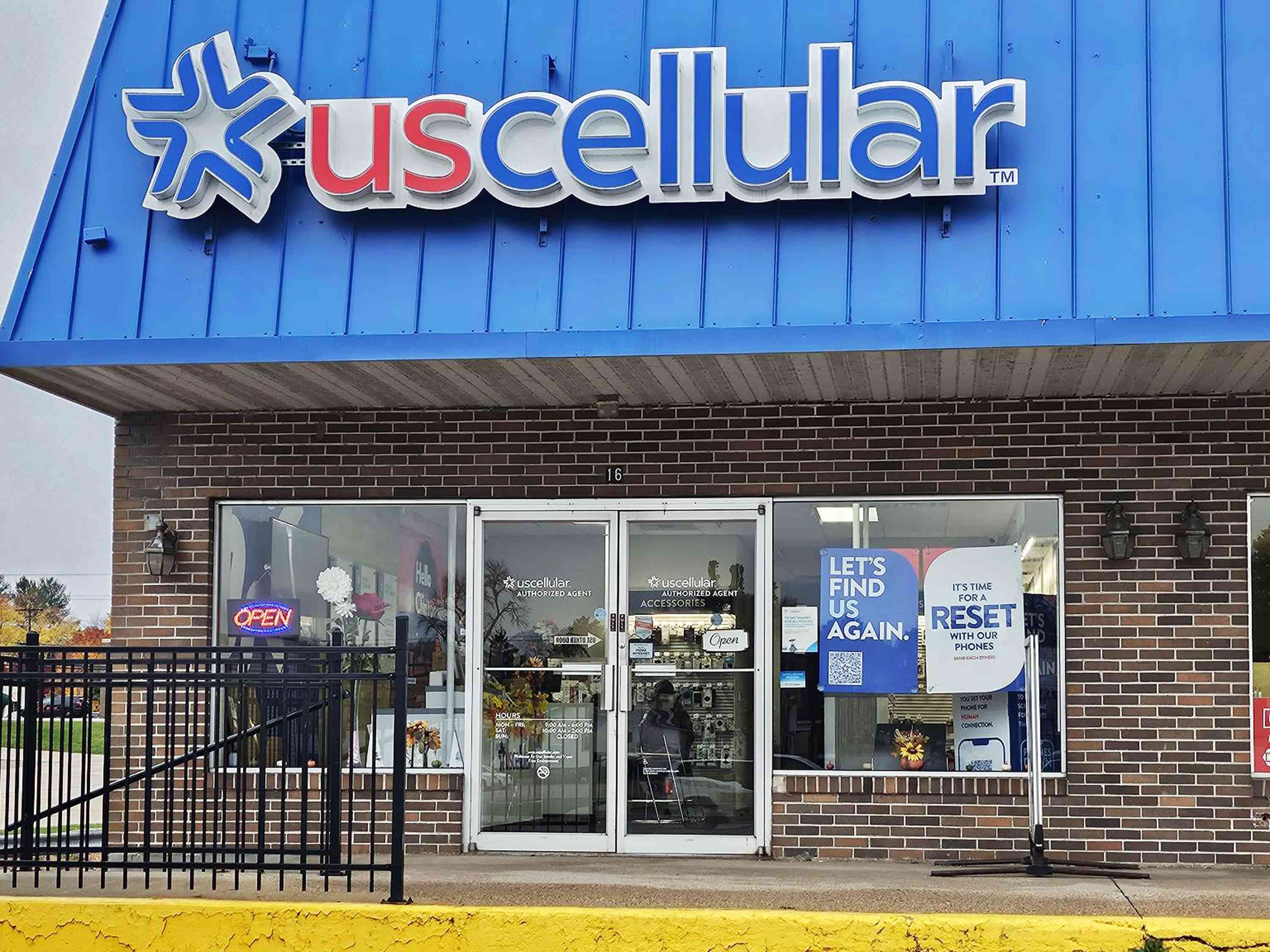 UltraCom Wireless Communications Clintonville store