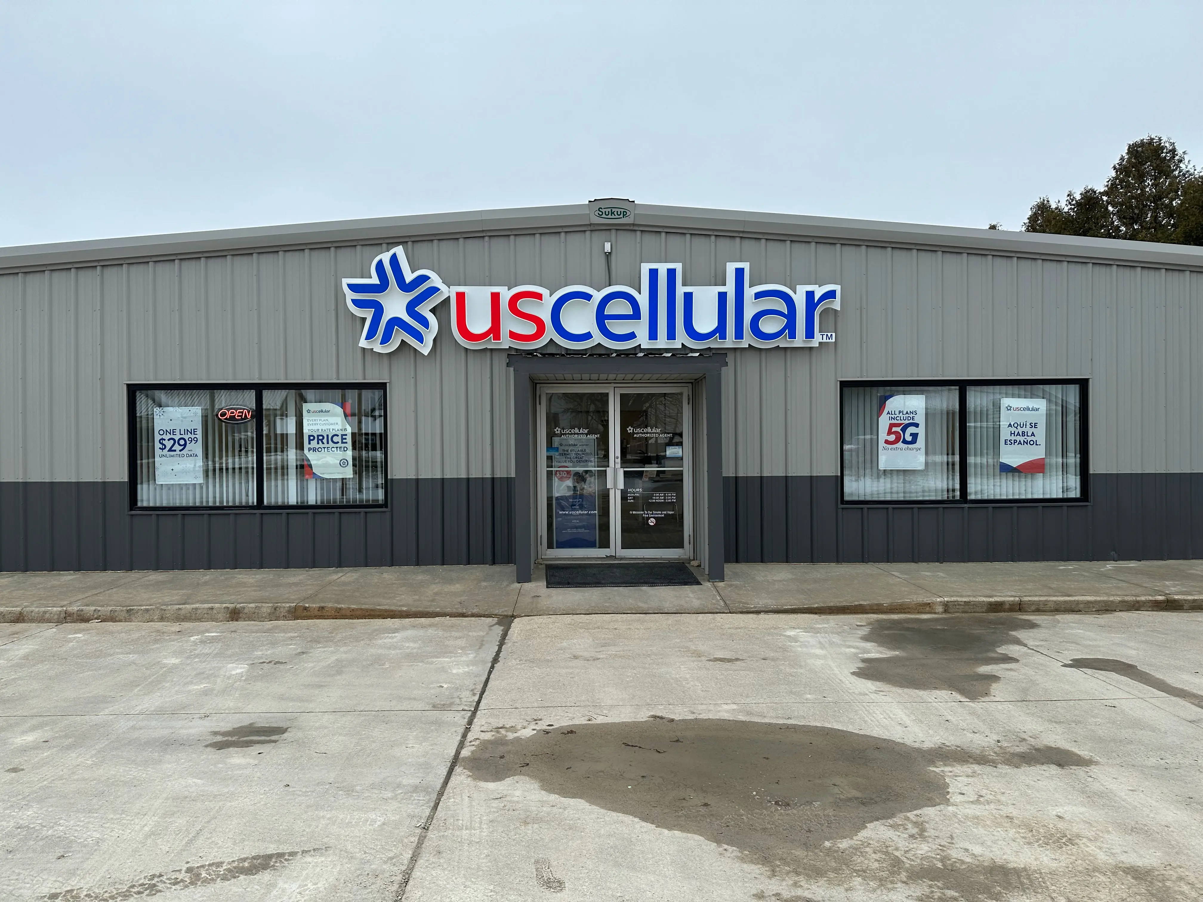 New Hampton store front